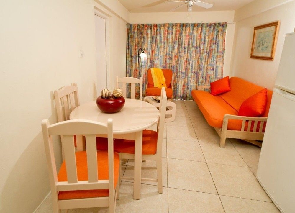 Melrose Beach Apartments Inc Бриджтаун Экстерьер фото